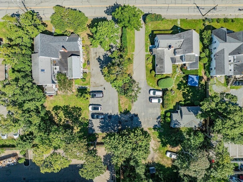 More Photos Of 37 School St, Hyannis Apartments For Sale
