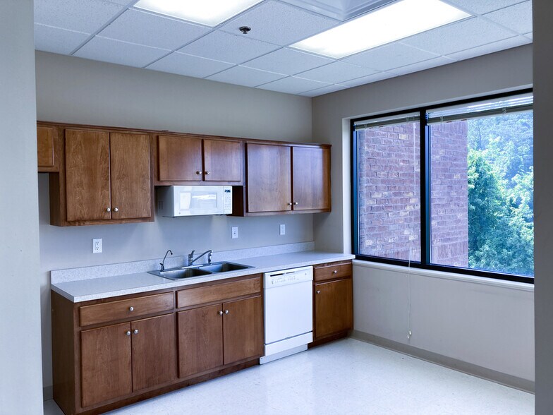 More Photos Of 2805 Old Post Rd, Harrisburg Medical For Lease