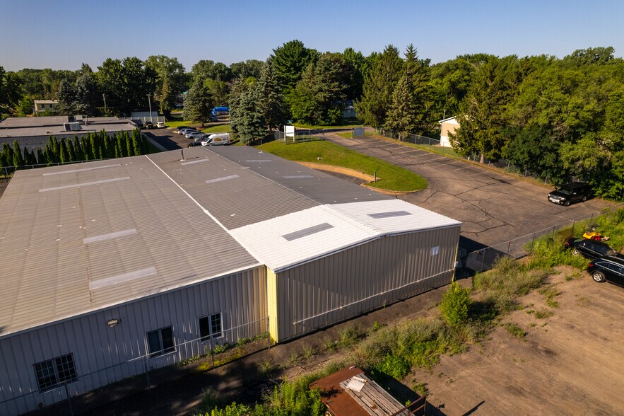 More Photos Of 5215 Gershwin Ave, Oakdale Light Distribution For Sale