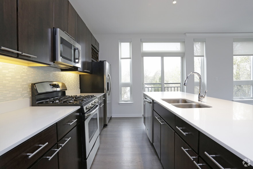 More Photos Of 1720 Central St, Evanston Apartments For Lease