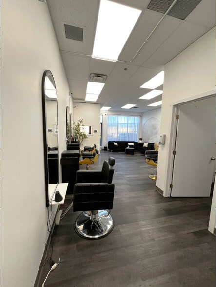 More Photos Of 3131 27th St NE, Calgary Storefront For Sale