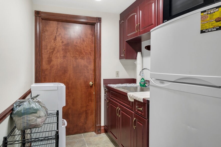 More Photos Of 62 Highway 40 W, Inglis Medical For Sale