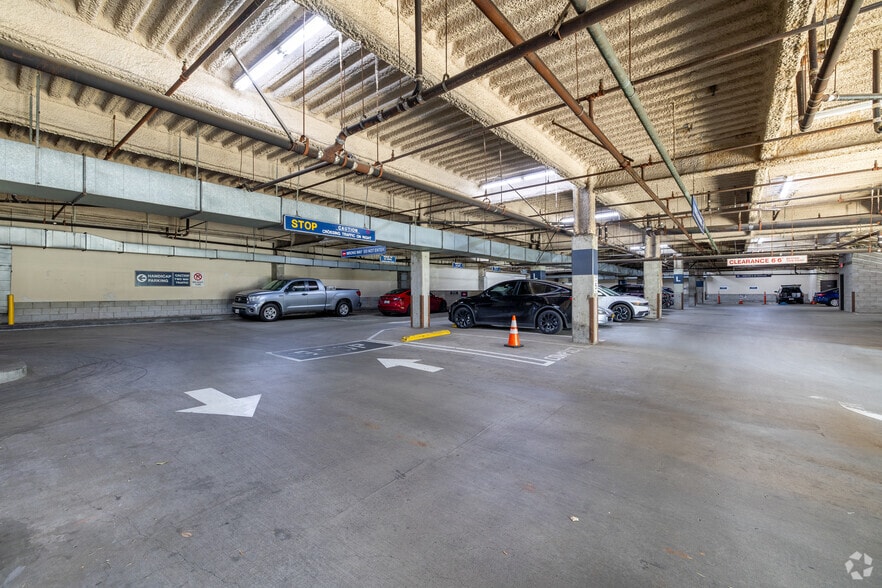 More Photos Of 5525 Etiwanda Ave, Tarzana Medical For Lease