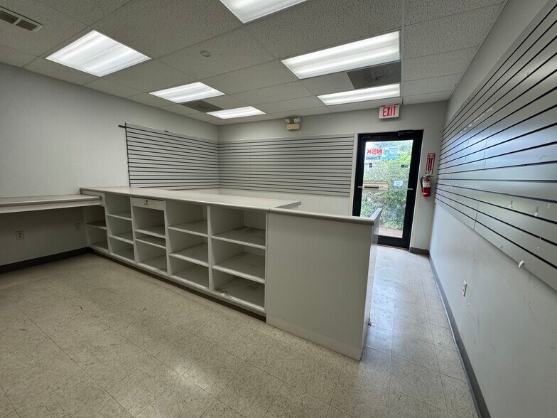 More Photos Of 855 Mitchell Road Ext, Tupelo Flex For Sale