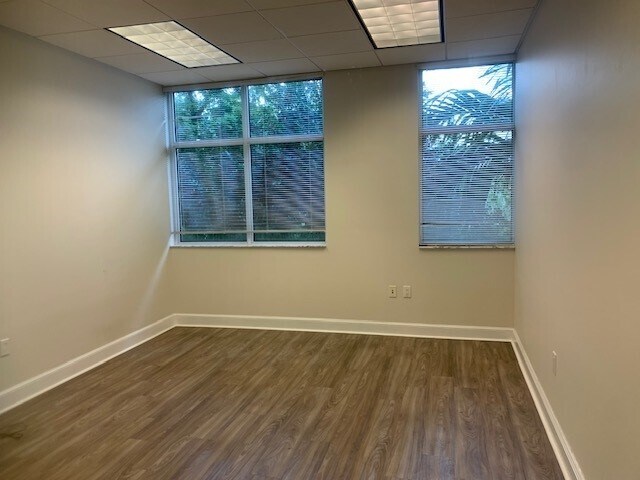 More Photos Of 2925 Pga Blvd, Palm Beach Gardens Office For Lease