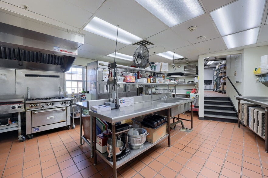 More Photos Of 3610 Newport rd, Intercourse Specialty For Lease