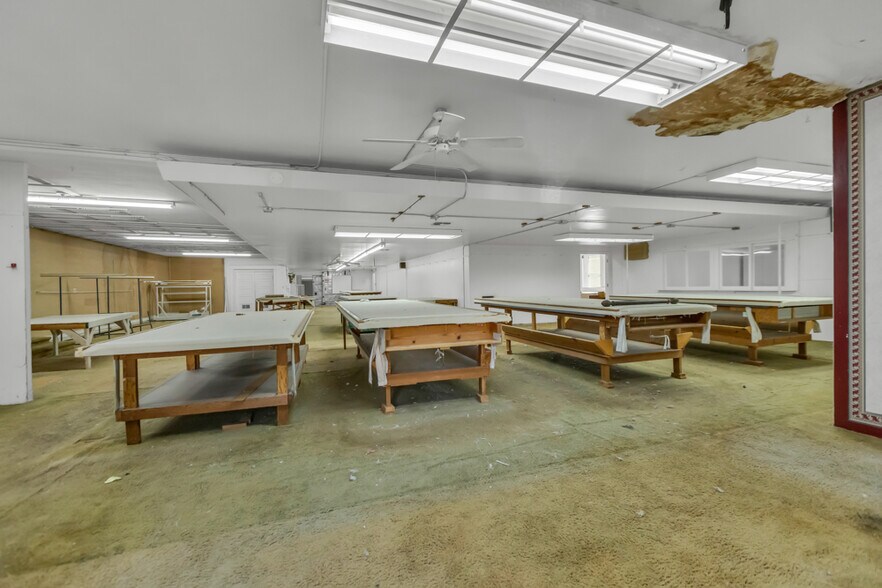 More Photos Of 10 S School St, Lodi Storefront Retail Office For Sale