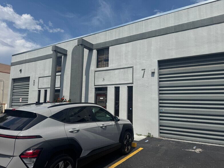 More Photos Of 2495 W 80th St, Hialeah Warehouse For Lease