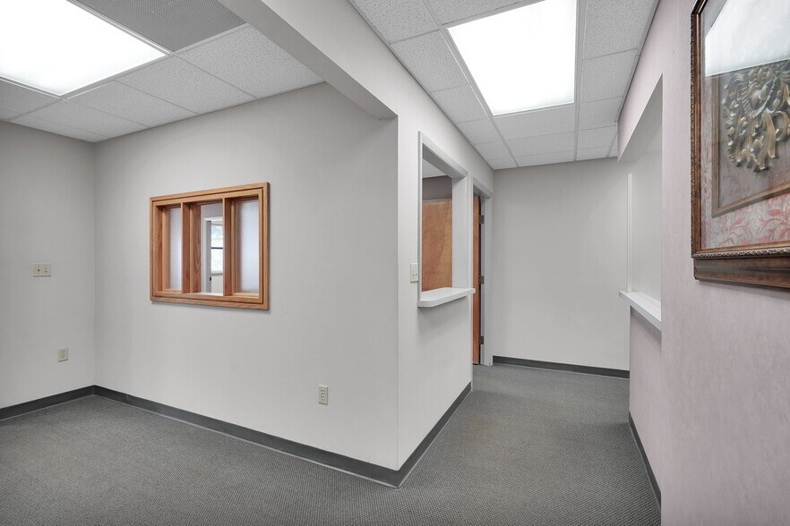 More Photos Of 3599 University Blvd S, Jacksonville Medical For Sale