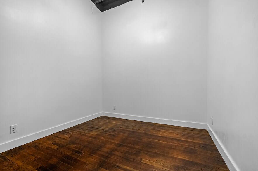 More Photos Of 124 S Joplin Ave, Joplin Warehouse For Sale