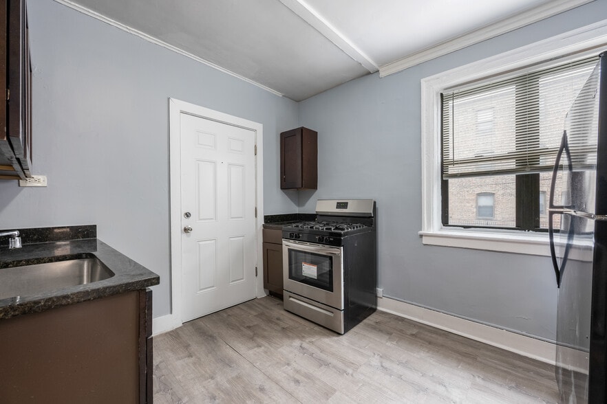 More Photos Of 4408-4414 S Drexel Blvd, Chicago Apartments For Sale