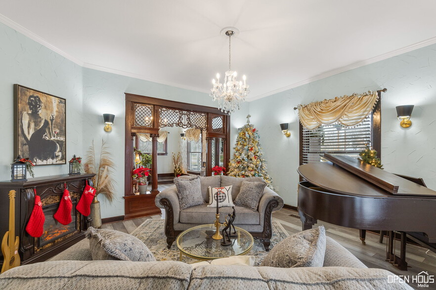 More Photos Of 405 W Gilbert St, Henrietta Hospitality For Sale