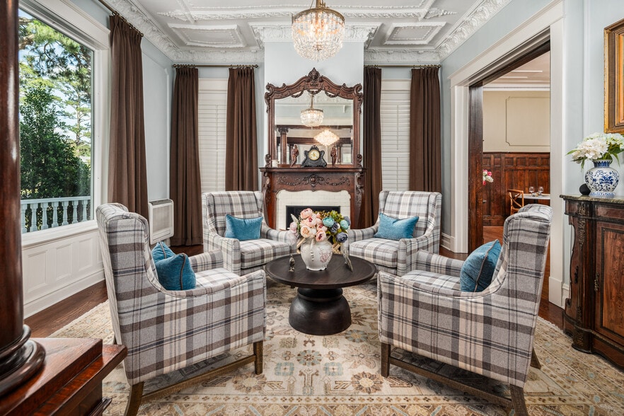More Photos Of 738 E Main St, Belhaven Hotel For Sale