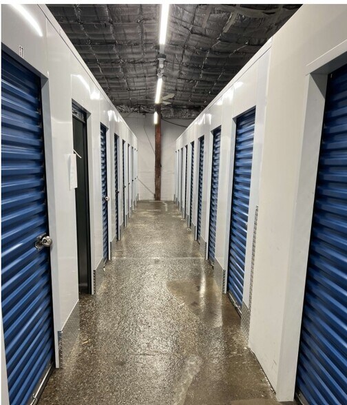 More Photos Of 5 Old Bradley St, East Haven Self Storage For Sale