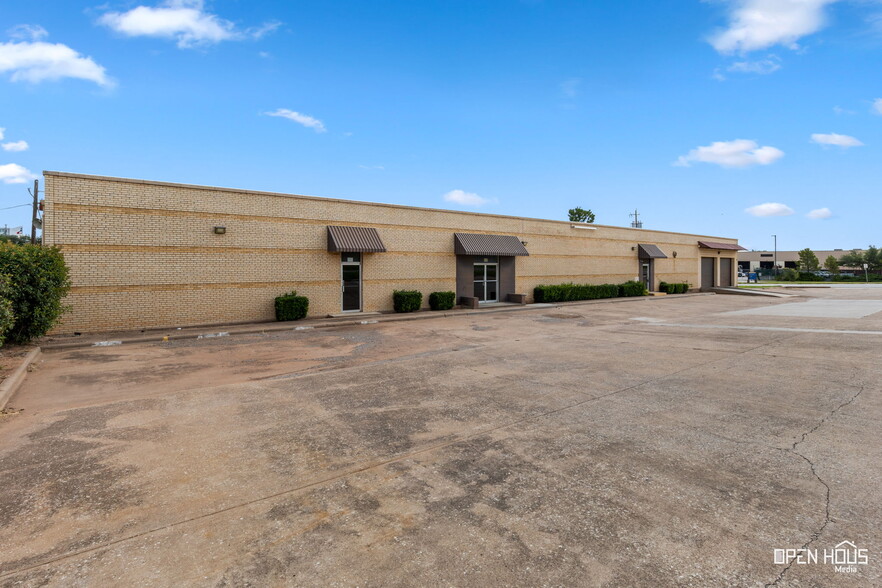 More Photos Of 2200 5th St, Wichita Falls Warehouse For Sale