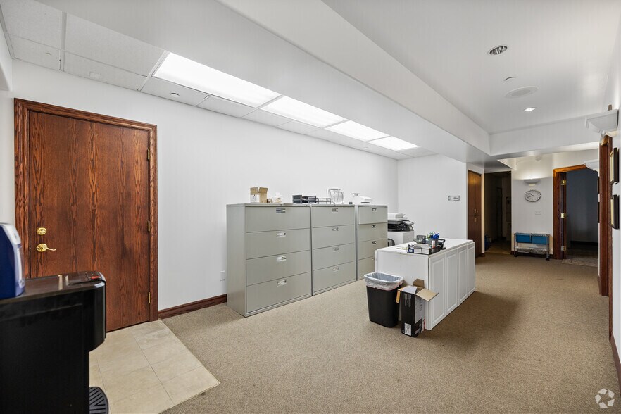 More Photos Of 43525 Ridge Park Dr, Temecula Office For Sale