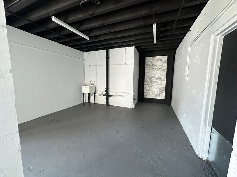 More Photos Of 4833 Spring Glen Rd, Jacksonville Auto Repair For Sale