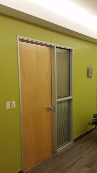 More Photos Of 11846 Ventura Blvd, Studio City Loft Creative Space For Lease