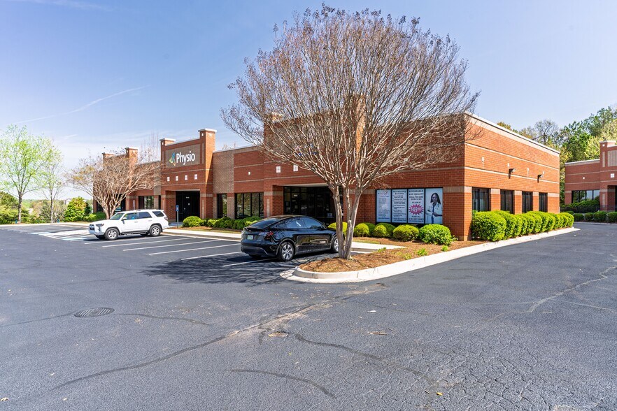 More Photos Of 9000 Peridot Pky, Stockbridge Unknown For Lease