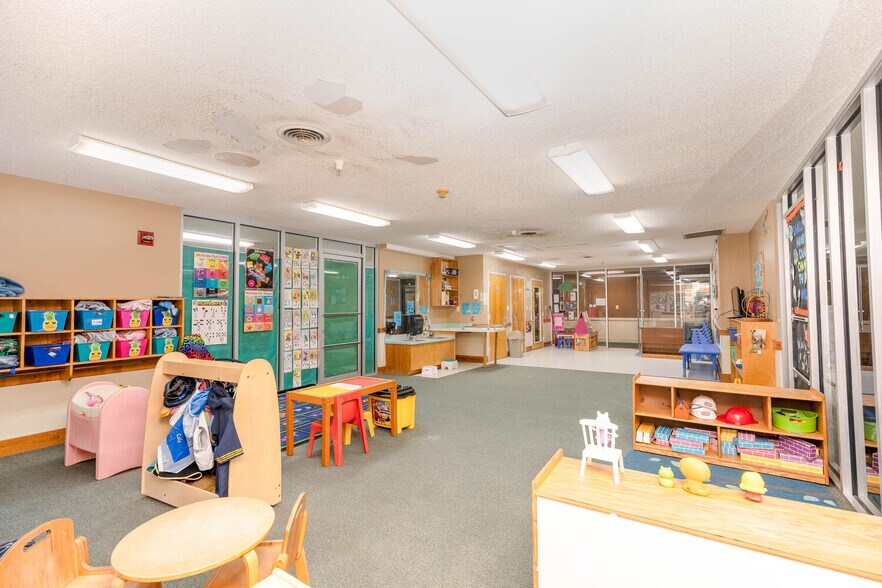 More Photos Of 2081 Mesa Valley Way, Austell Specialty For Sale