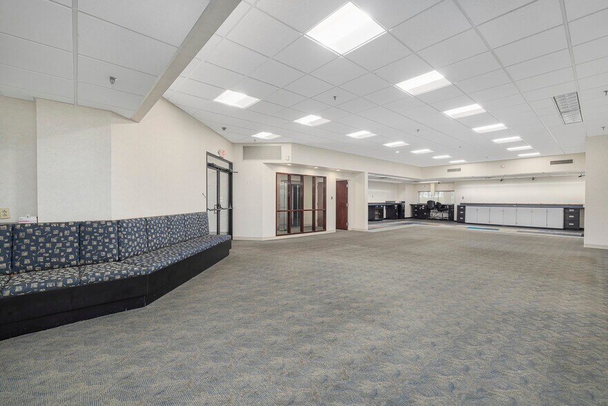 More Photos Of 999 S Broadway, East Providence Medical For Lease