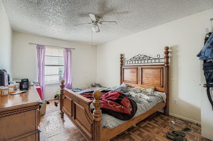 More Photos Of 5803 Cougar Dr, Austin Apartments For Sale