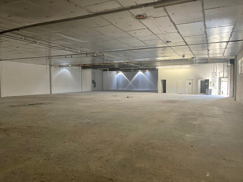 More Photos Of 7442 Varna Ave, North Hollywood Warehouse For Sale