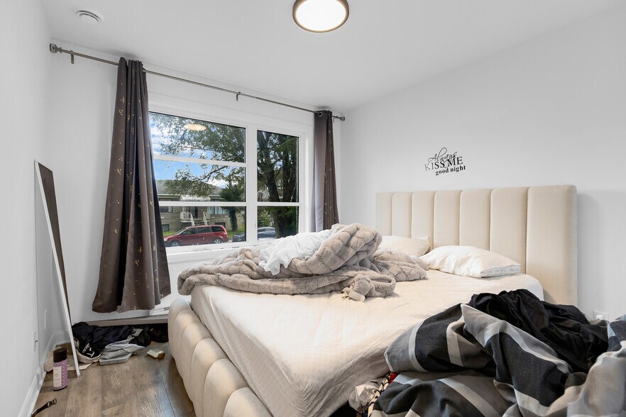 More Photos Of 1611-1615 Rue Godin, Longueuil Apartments For Sale