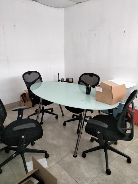 More Photos Of 225 W 74th Pl, Hialeah Warehouse For Lease