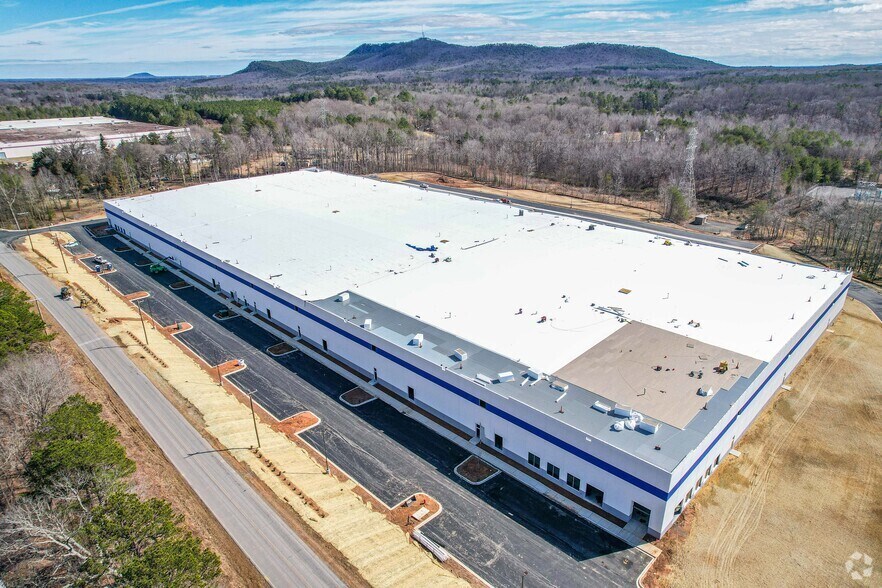 More Photos Of 330 Woodlake Pky, Kings Mountain Distribution For Lease
