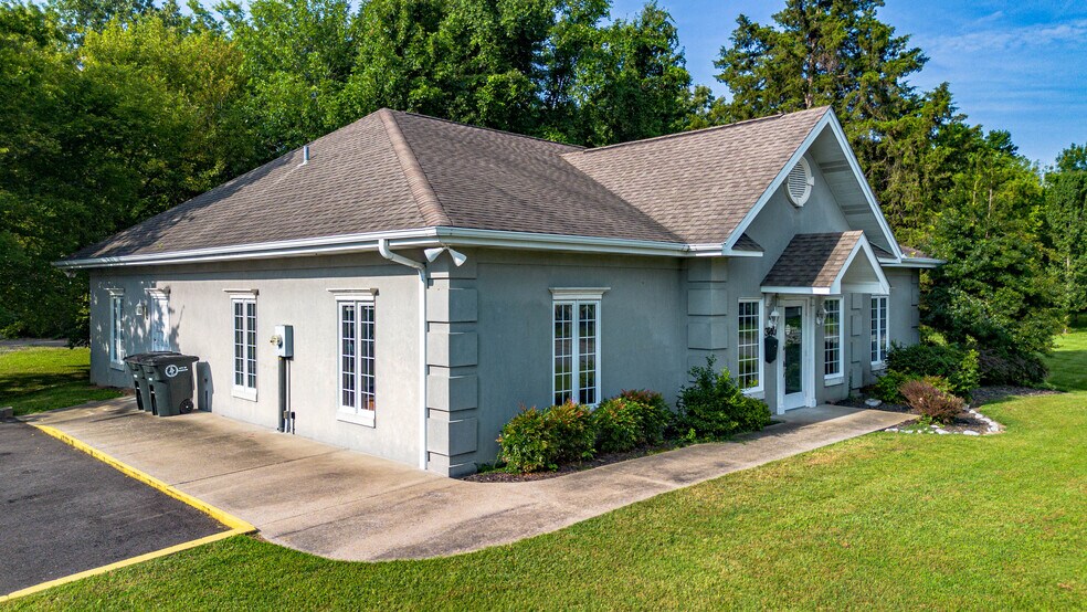 Primary Photo Of 3140 Parisa Dr, Paducah Office For Sale