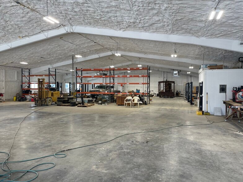 More Photos Of 4923 Cypress Ranch Blvd, Spicewood Warehouse For Lease