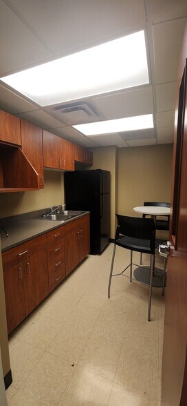 More Photos Of 159 E Valley St, Abingdon Medical For Lease