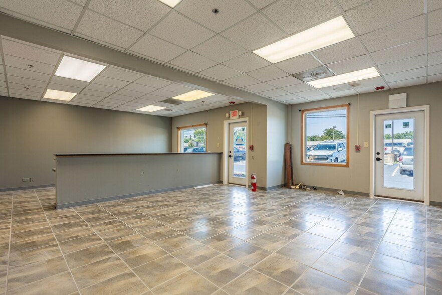 More Photos Of 17047-17061 S Harlem Ave, Tinley Park Medical For Lease
