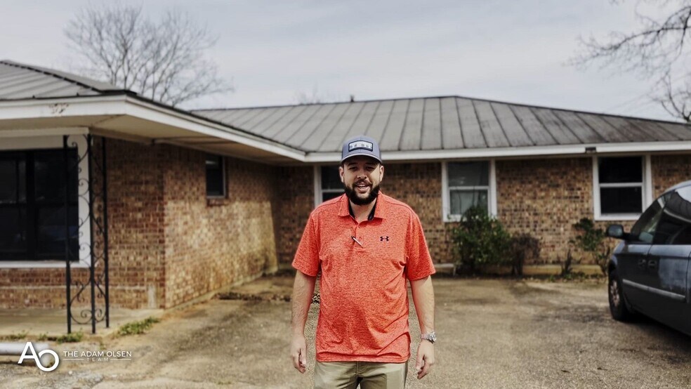 Primary Photo Of 300 S Cedar St, Crockett Apartments For Sale