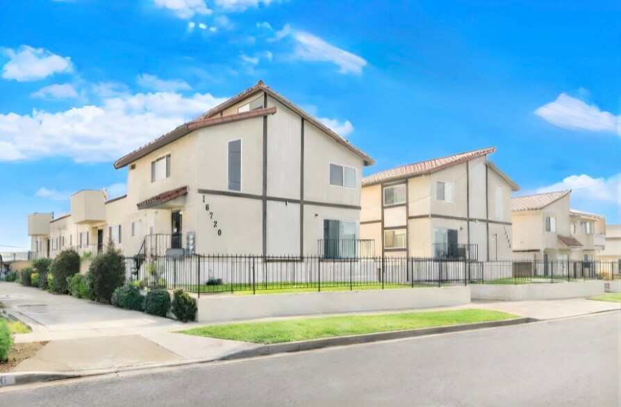 More Photos Of 16722 S Dalton Ave, Gardena Apartments For Sale