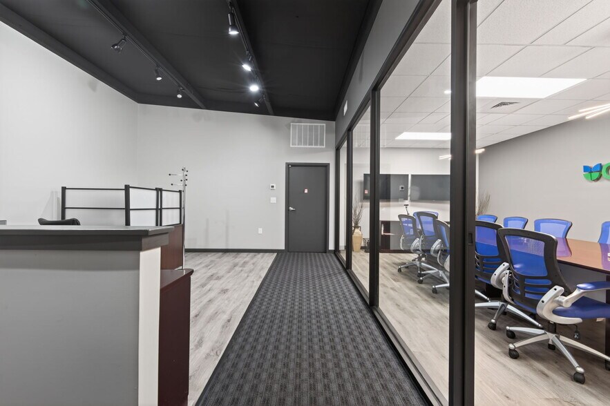 More Photos Of 2510 Solway Rd, Knoxville Flex For Lease