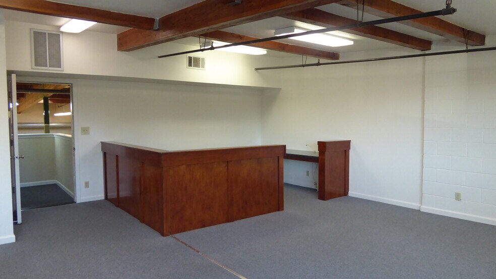 More Photos Of 34 Union Way, Vacaville Flex For Lease