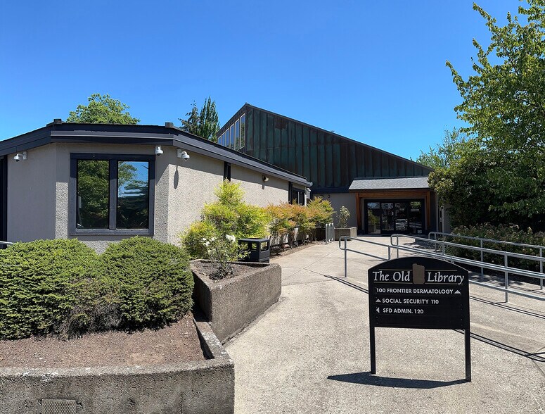 More Photos Of 1390 Waverly Dr SE, Albany Medical For Lease