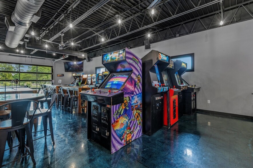 More Photos Of 622 SE Frank Phillips Blvd, Bartlesville Restaurant For Sale