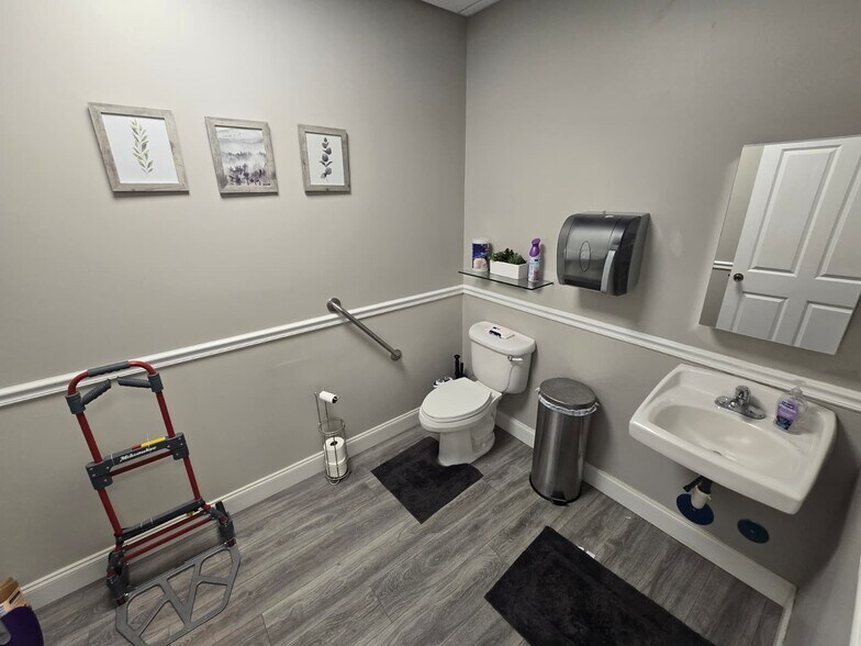 More Photos Of 5401 N University Dr, Coral Springs Medical For Sale