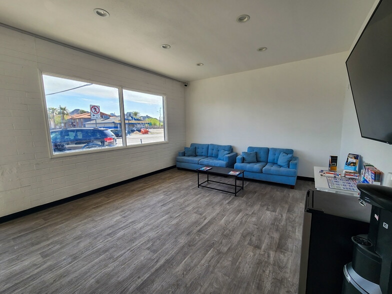 More Photos Of 9602-9606 N 7th St, Phoenix Auto Repair For Sale