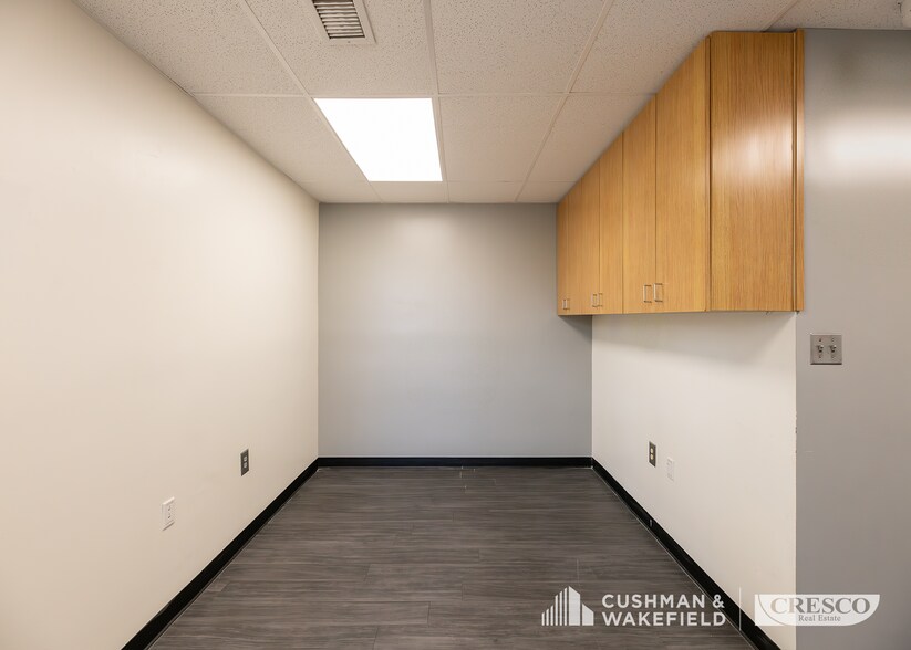 More Photos Of 2323 Lee Rd, Cleveland Heights Medical For Lease