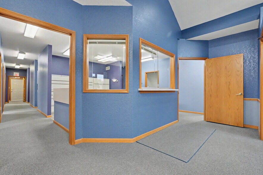 More Photos Of 819 Southwestern Run, Youngstown Medical For Sale