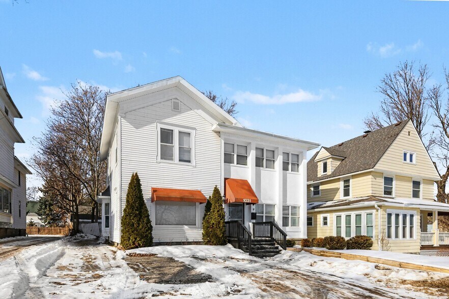 More Photos Of 1031 N Washington Ave, Lansing Office For Sale