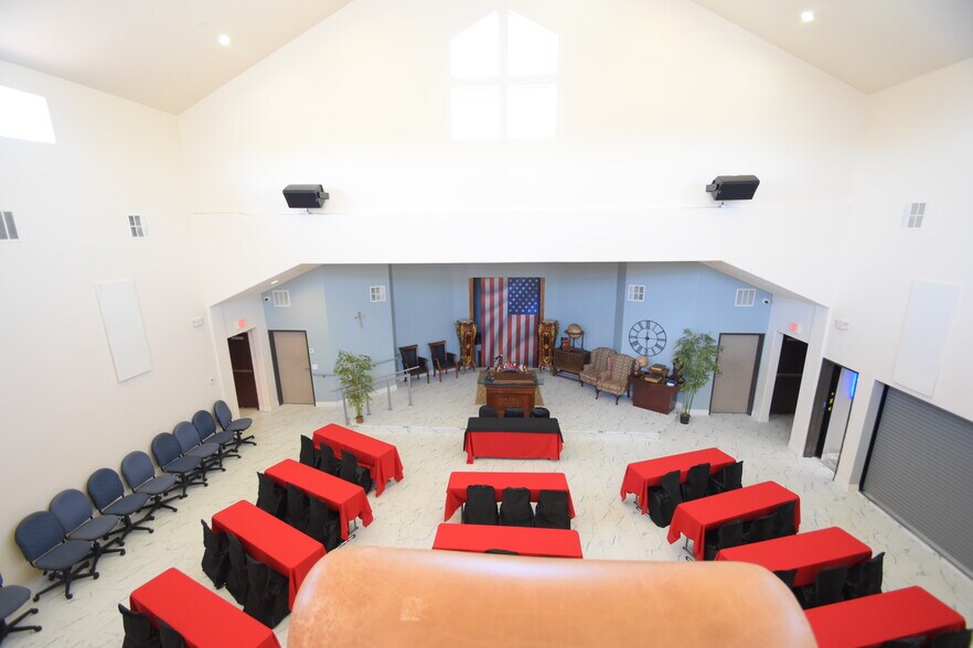 More Photos Of 950 W Alondra Blvd, Compton Religious Facility For Sale