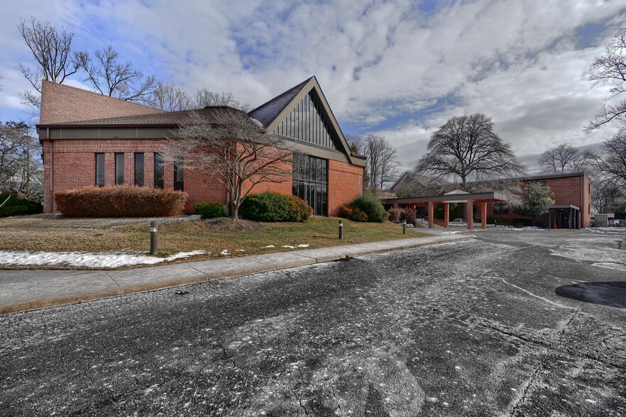 Primary Photo Of 541 Marshall Rd SW, Vienna Religious Facility For Sale