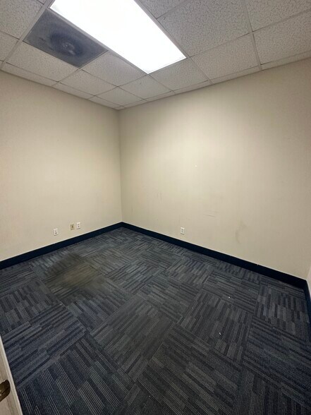 More Photos Of 1680 Broadway, Macon-Bibb Freestanding For Sale