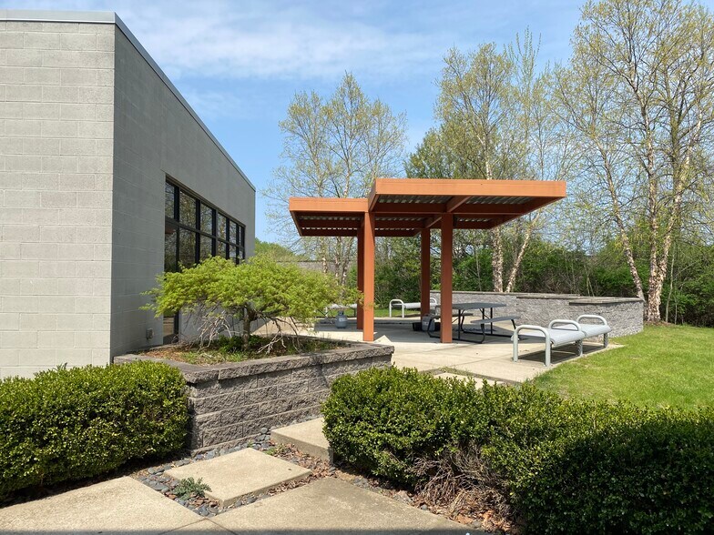 More Photos Of 286 Hedcor Rd, Holland Manufacturing For Sale