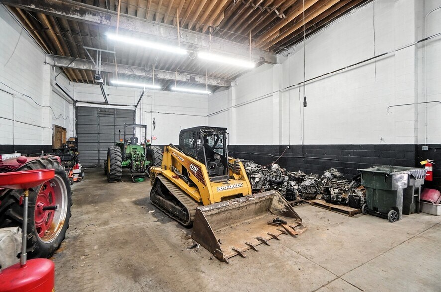 More Photos Of 603 S Broadway St, Dayton Warehouse For Sale